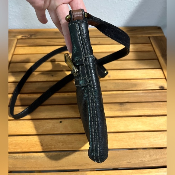 🖤FOSSIL leather crossbody bag black with brass hardware 🖤 - Picture 6 of 16